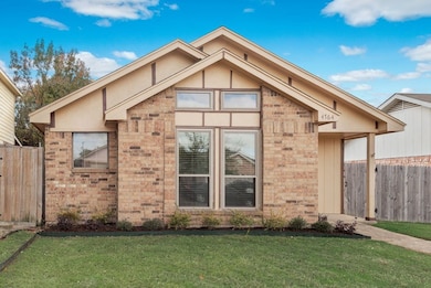 4764 Veronica Cir, Fort Worth, TX 76137 - photo 2