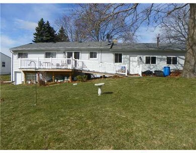 607 S Canal Rd, Lansing, MI 48917 - photo 2