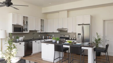 Interior_FullKitchen_WhiteOption
