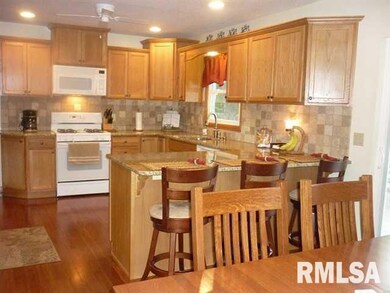 2713 Sycamore Terrace, Bettendorf, IA 52722 - photo 3