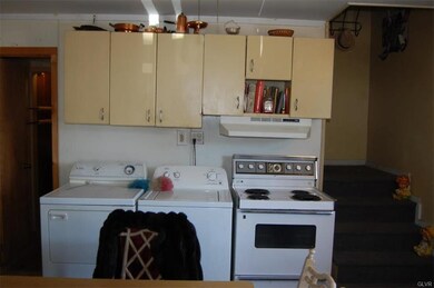 154 W Ridge St, Lansford, PA 18232 - photo 2