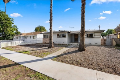 18928 Victory Blvd, Tarzana, CA 91335 - photo 2