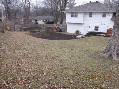 814 NW South Summit Cir, Blue Springs, MO 64015 - photo 5