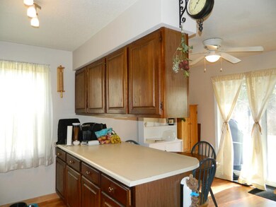 95 Twin Oaks Terrace, South Burlington, VT 05403 - photo 3