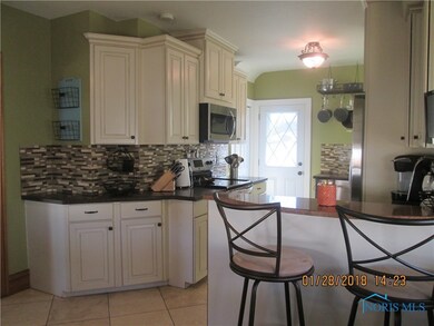 Kitchen with Snack Bar Seating