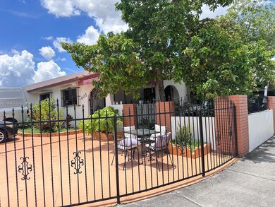 1405 W 38th Place unit B, Hialeah, FL 33012 - photo 3