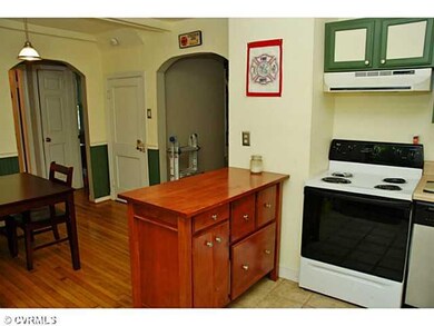 Kitchen - Nice & Open to the eat-in area.  a fun p