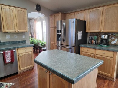 3920 kitchen with island