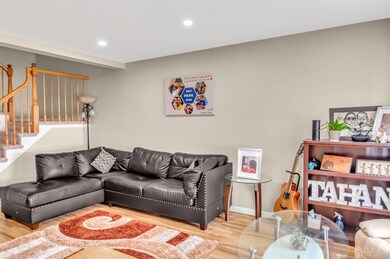 22 Hickory Ct, Middlesex, NJ 08846 - photo 4