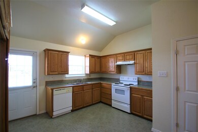 417 N Blue Jay Ct unit 421, Weatherford, TX 76088 - photo 4