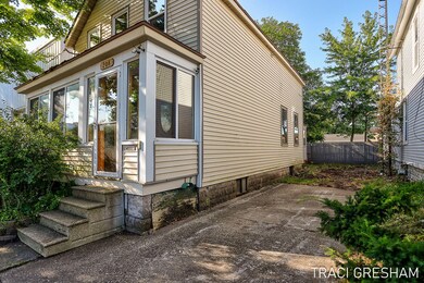 208 Fulton St