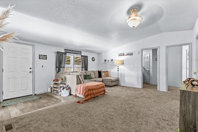 20400 Highway 62, Shady Cove, OR 97539 - photo 5