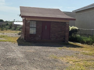 1569 S Veterans Blvd, Eagle Pass, TX 78852 - photo 2