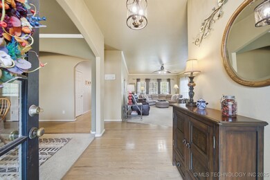 304 N Eucalyptus Ct, Broken Arrow, OK 74012 - photo 5