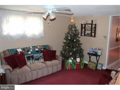 911 Poplar Ave, Glenolden, PA 19036 - photo 3