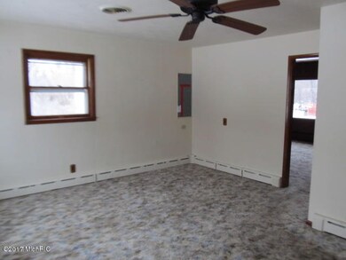 68289 Channel Pkwy, Edwardsburg, MI 49112 - photo 3