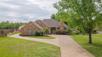 3907 Buena Vista Cir, Granbury, TX 76049 - photo 2