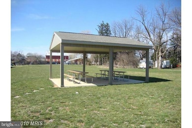 10625 Sunburst Gardens Dr unit D, Waynesboro, PA 17268 - photo 5