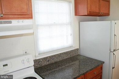 14455 Saint Germain Dr, Centreville, VA 20121 - photo 4