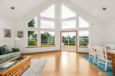 Tons of natural lighting.