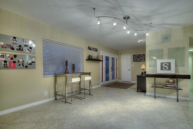 1321 E Echo Ln, Phoenix, AZ 85020 - photo 3