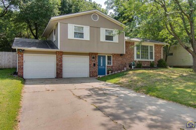 3231 SW 33rd St, Topeka, KS 66614 - photo 2