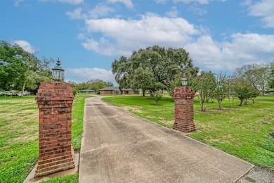 7201 Cemetary Rd, Manvel, TX 77578 - photo 2