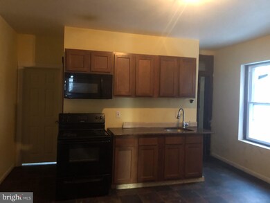 31 E 2nd St, Pottstown, PA 19464 - photo 4