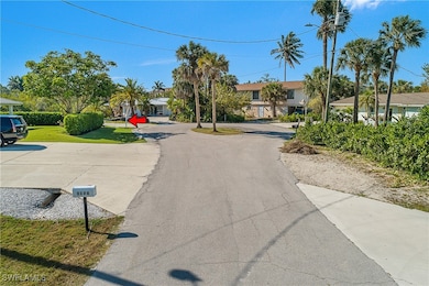 3164 Lakeview Dr, Naples, FL 34112 - photo 6