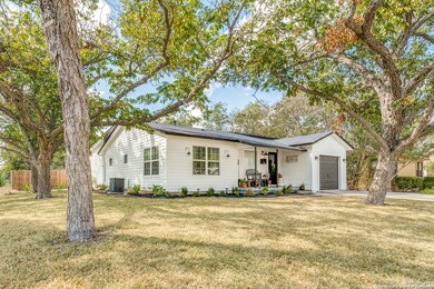 733 E Cedar St, Seguin, TX 78155 - photo 2