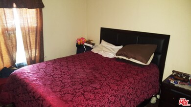 1129 E 123rd St, Los Angeles, CA 90059 - photo 2