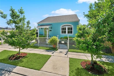 3 bedrooms and short walk to river levee with jogging, biking & walking path