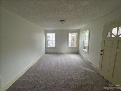 524 Hickory Ave, Statesville, NC 28677 - photo 3