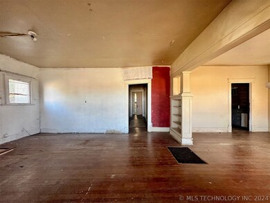 OPEN CONCEPT LIVING AND DINING ROOM
