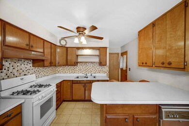 17933 Walter St, Lansing, IL 60438 - photo 7