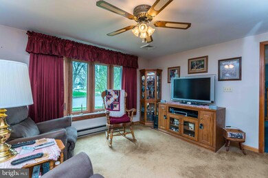 109 N 4th St, Womelsdorf, PA 19567 - photo 2