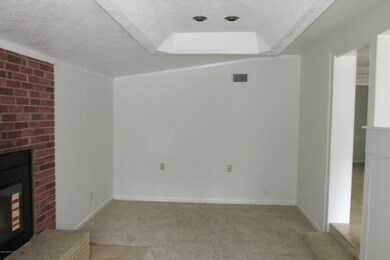 6721 Zircon Dr, Jacksonville, FL 32210 - photo 4