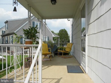 5564 Oakland Rd, Halethorpe, MD 21227 - photo 2