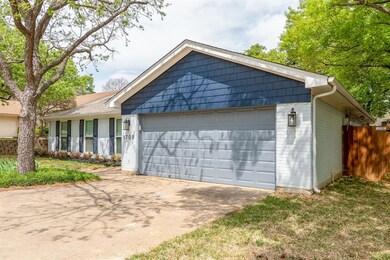 1709 Bedford Oaks Dr, Bedford, TX 76021 - photo 2