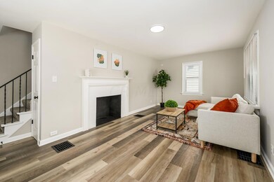 045__W 1776 e Sycamore St-003