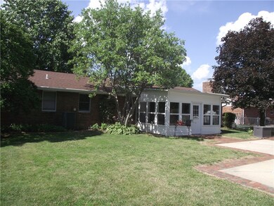 1003 W Evergreen Ave, Effingham, IL 62401 - photo 6