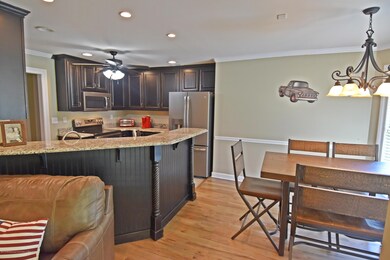 Kitchen & Breakfast Room