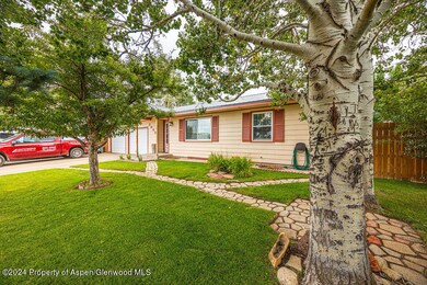 2058 W 3rd St, Craig, CO 81625 - photo 2
