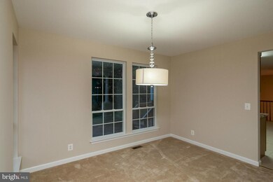 8511 Summershade Dr, Odenton, MD 21113 - photo 5