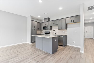 1122 Swift St, Opelika, AL 36801 - photo 6