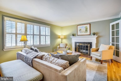 8318 Woodacre St, Alexandria, VA 22308 - photo 2