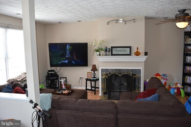 18617 Winding Creek Place, Germantown, MD 20874 - photo 3