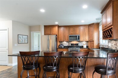 18 Pilgrim Cir, Nashua, NH 03063 - photo 7