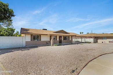 1215 E Geneva Dr-1