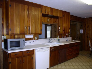 Kitchen tons of storage